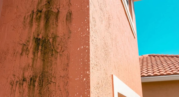 Pressure washing in Hialeah, Florida